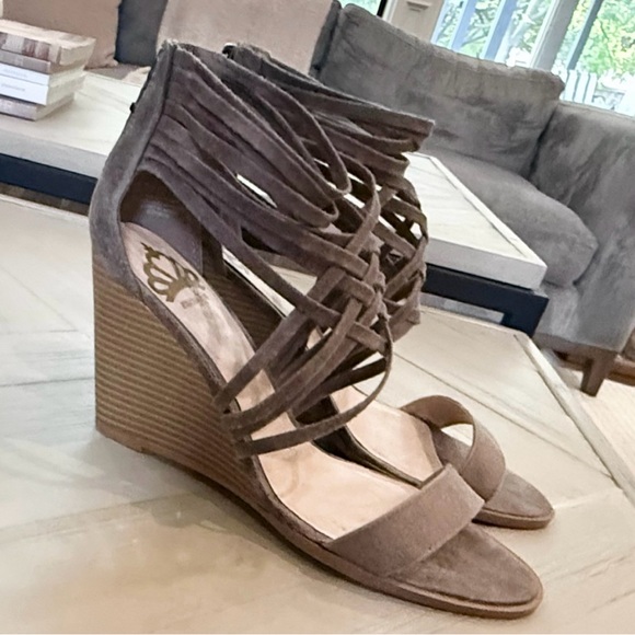 Boutique, Chic, Boho Women's Brown/Tan Wedge Sandals Size 9. - Picture 14 of 14